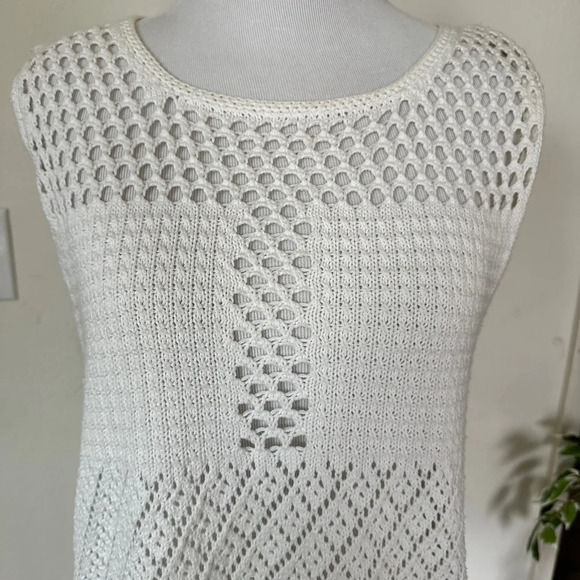 White open stitch crochet tank Medium - Picture 5 of 9